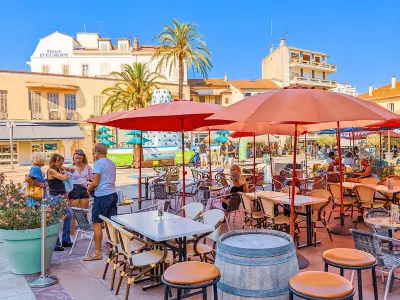 Appart cosy avec mezzanine, terrasse et parking à Fréjus